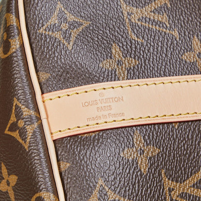 Bolsa Satchel Couro Padrão Monograma Geométrico Marrom com Alça Ajustável