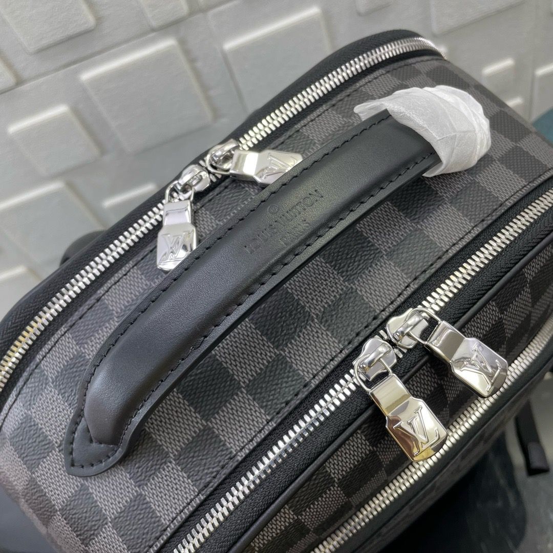 Mochila Padrão Xadrez Cinza Grafite