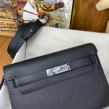 Bolsa Satchel Couro Preto Fechamento Frontal 25cm