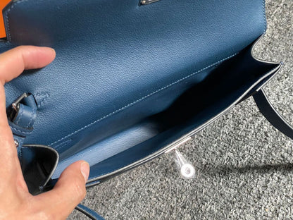 Bolsa Satchel Couro Azul Alça Superior Estruturada 25cm