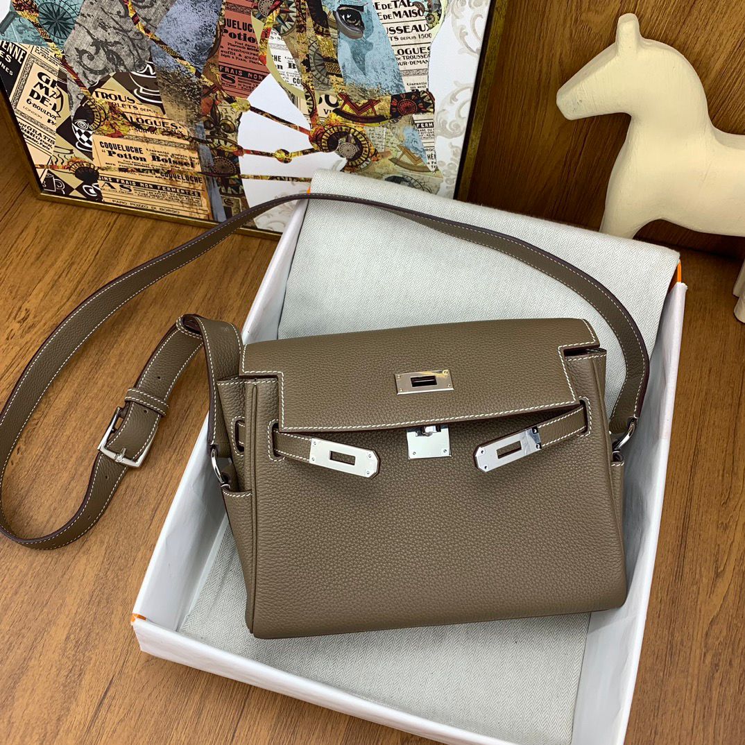 Bolsa Messenger Couro Estruturada Tamanho Pequeno