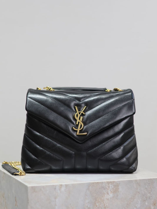 Bolsa Shoulder Couro Preto Corrente Dourada