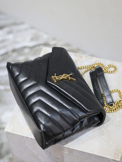Bolsa Shoulder Couro Preto Corrente Dourada