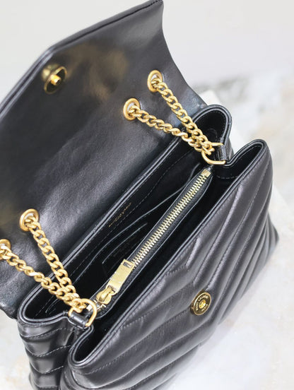Bolsa Shoulder Couro Preto Corrente Dourada