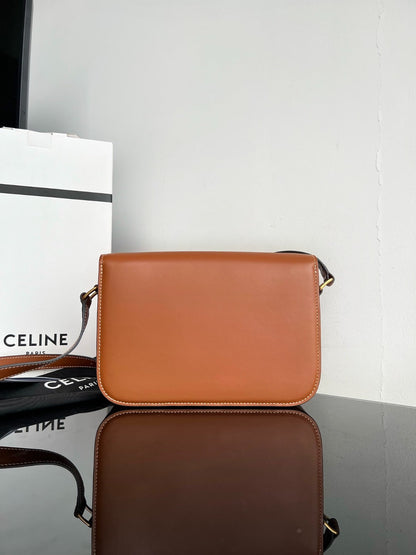 Bolsa Satchel Couro Marrom Detalhe Frontal Metálico