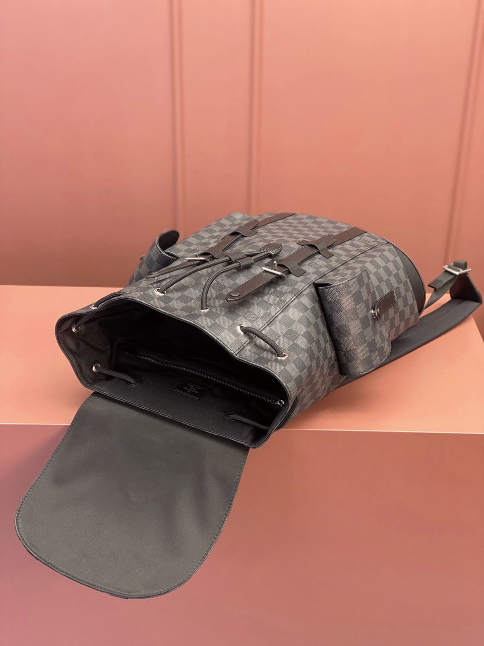 Mochila Couro Padrão Quadriculado Cinza Grafite