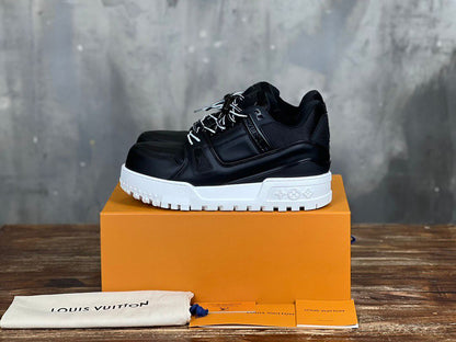 Tênis Cano Alto Preto Solado Espesso