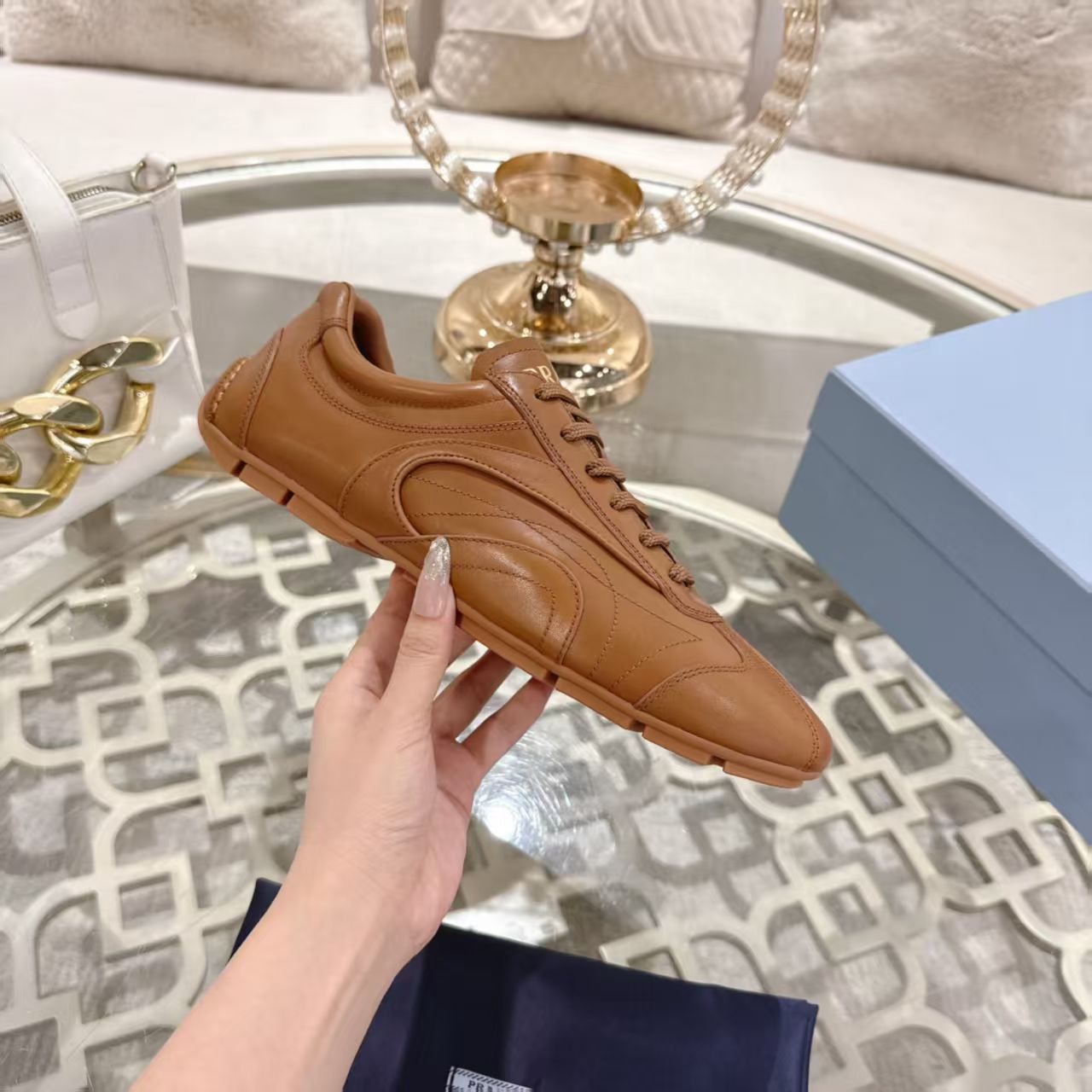 Tênis Caramelo Modelo Retrô Esportivo