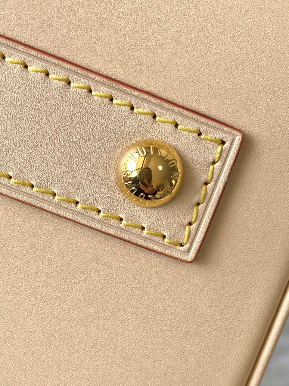 Bolsa Satchel Couro Padrão Monograma Geométrico Marrom Tamanho Pequeno