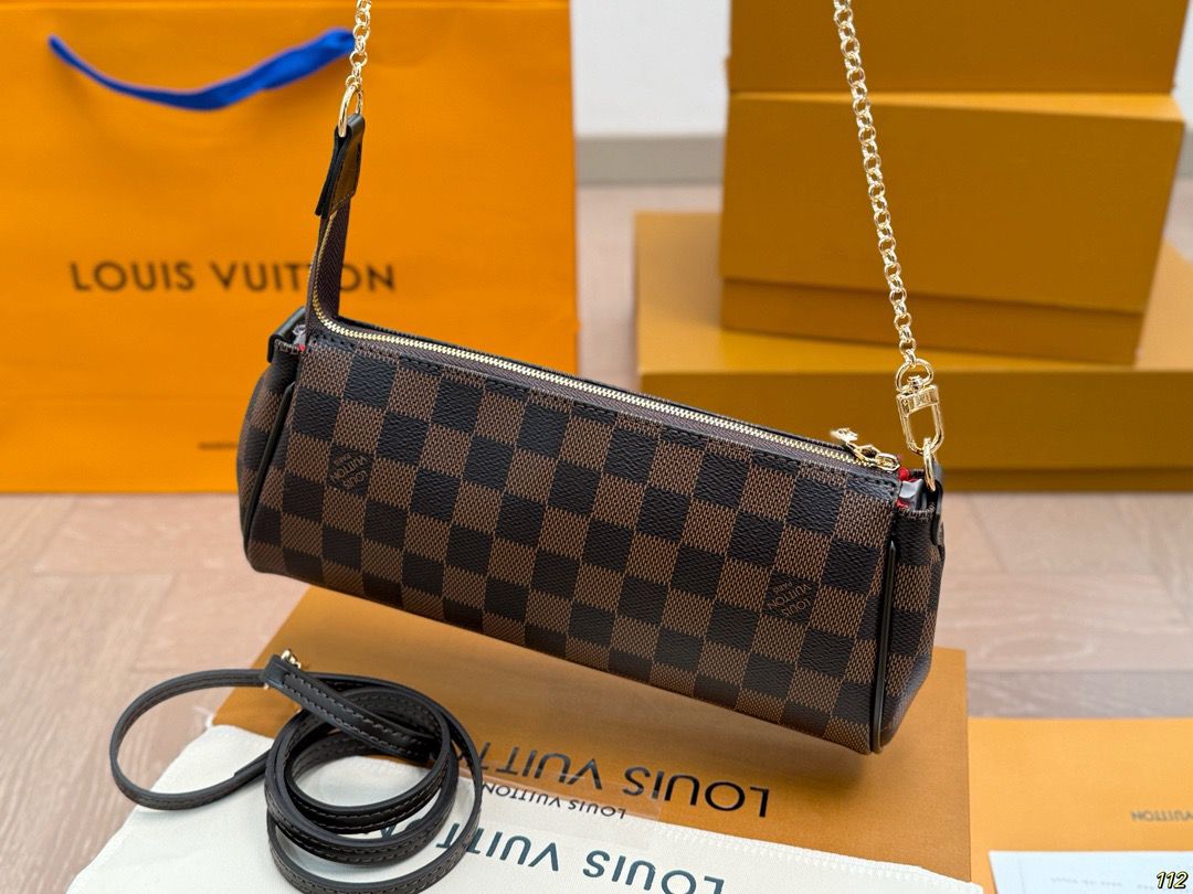 Bolsa Clutch Couro Padrão Quadriculado Marrom