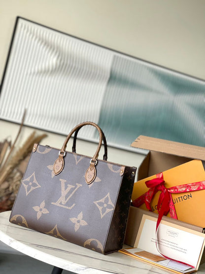 Bolsa Tote Couro Padrão Monograma Geométrico