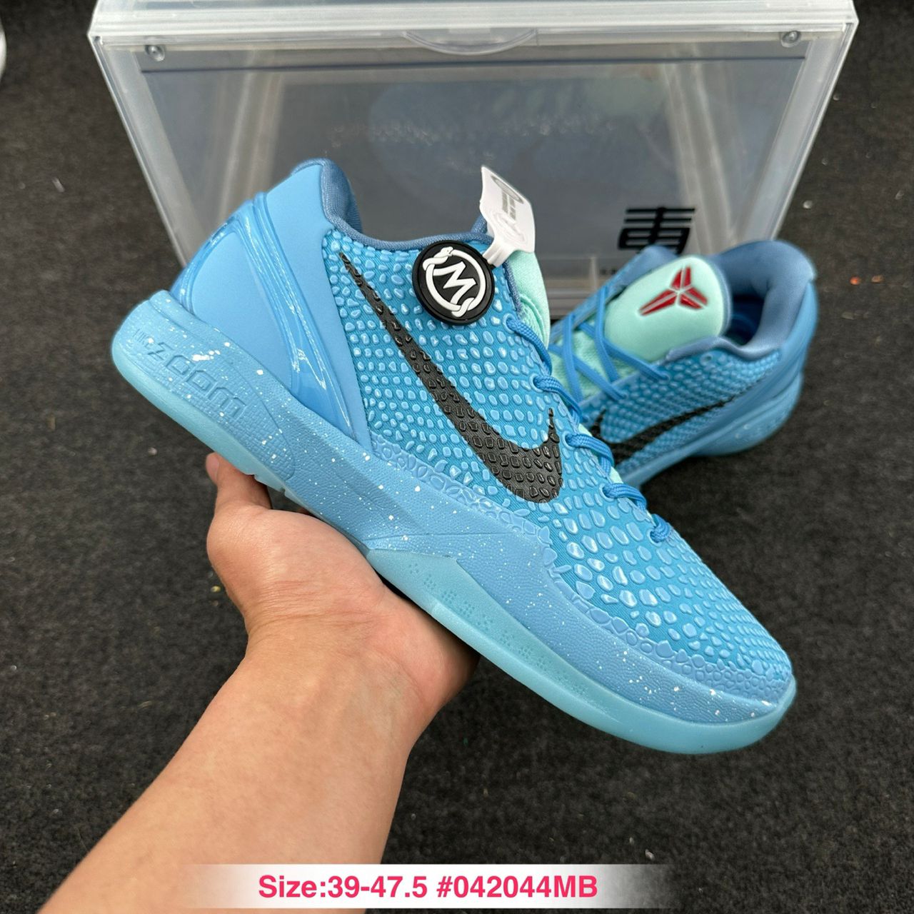 Tênis Cano Alto Basquete Azul Gelo Detalhes Neon