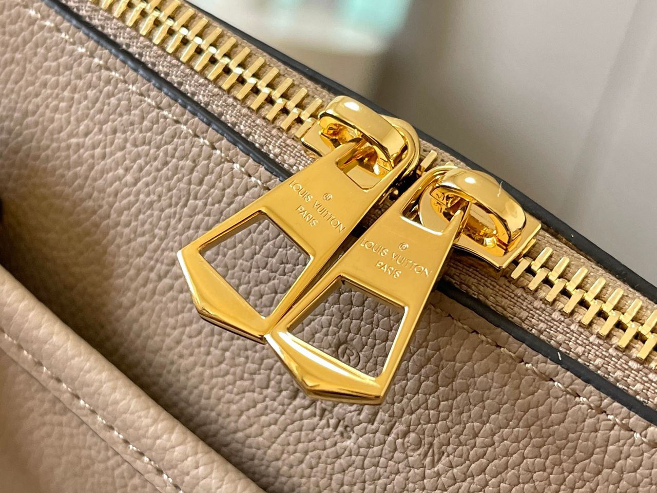 Bolsa Estruturada Couro Bege Tamanho Médio
