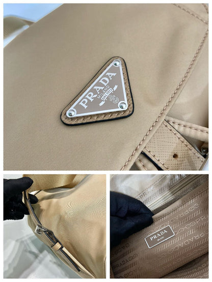 Mochila Nylon Bege com Placa Triangular