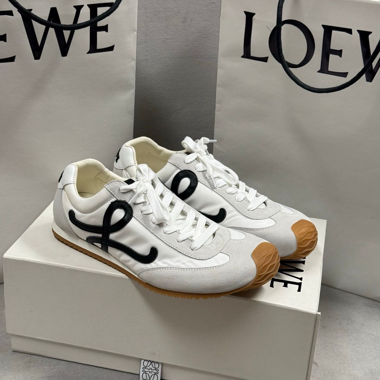 Tênis Runner Malha Branco com Detalhe Preto