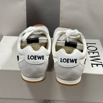 Tênis Runner Malha Branco com Detalhe Preto