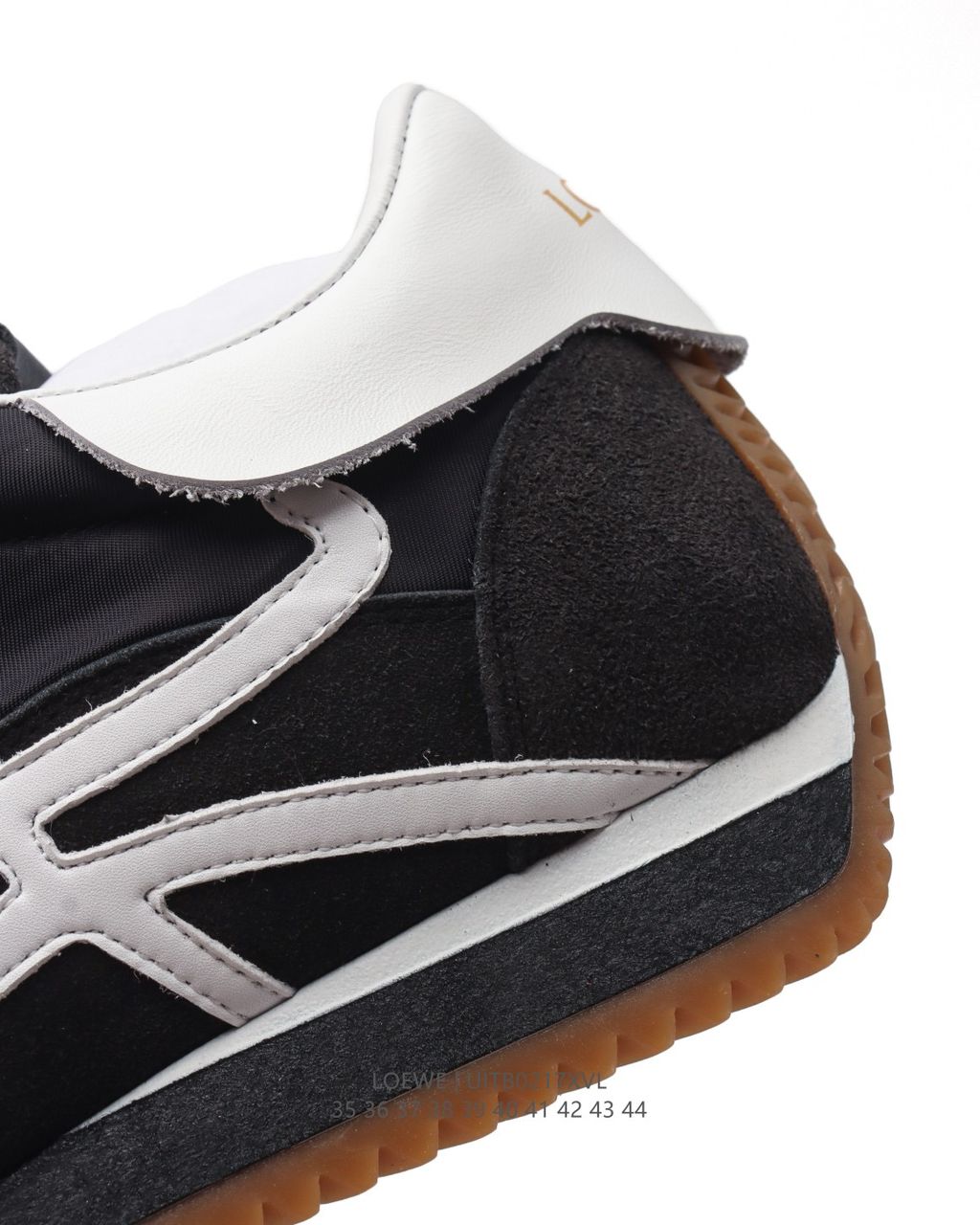 Tênis Runner Malha Preto Solado Contrastante