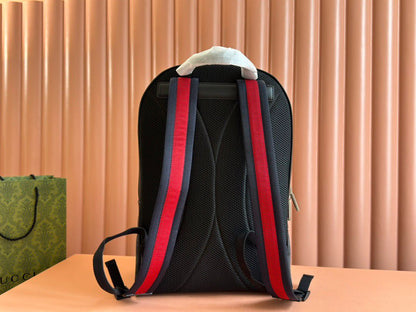 Mochila Couro Preto com Alças Ajustáveis