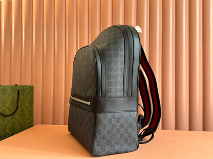 Mochila Couro Preto com Alças Ajustáveis