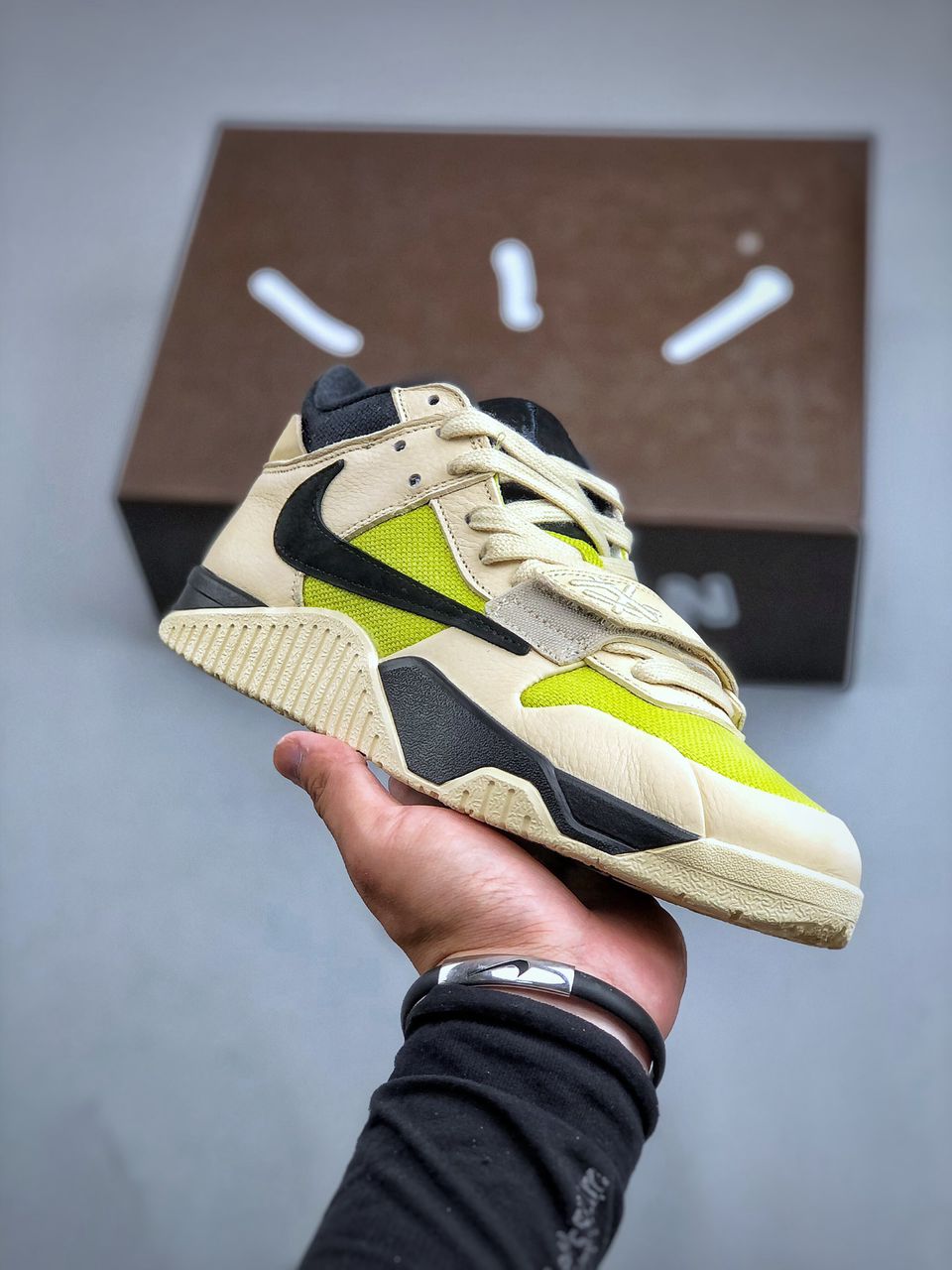 Tênis Cano Alto Basquete Suede Verde Cactus Detalhe Rebite