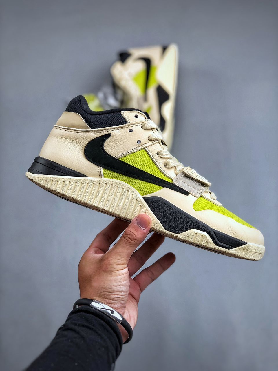 Tênis Cano Alto Basquete Suede Verde Cactus Detalhe Rebite