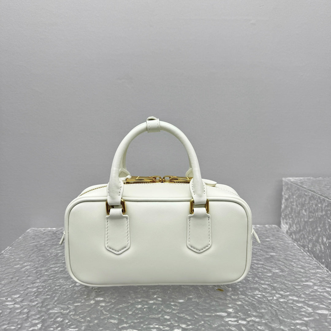 Bolsa Couro Estruturada Marrom Placa Frontal