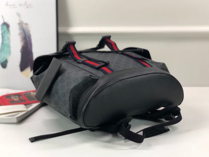 Mochila Couro Padrão Letras Entrelaçadas