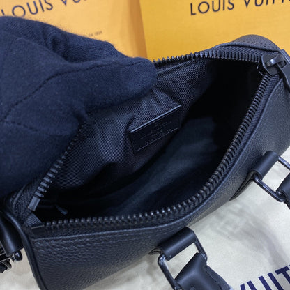 Bolsa Viagem Couro Preto Alça Ajustável Tamanho Extra Pequeno