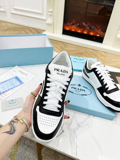 Tênis Couro Cano Baixo Branco com Detalhe Preto