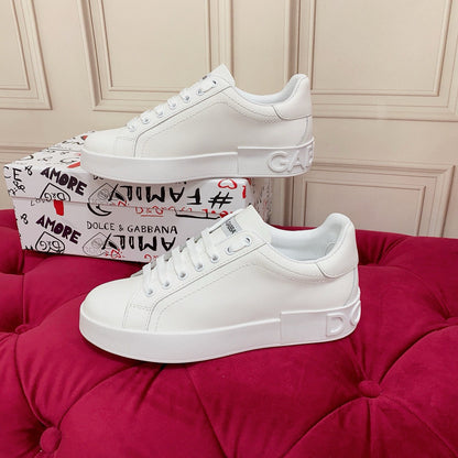 Tênis Couro Branco Detalhe Dourado Casual