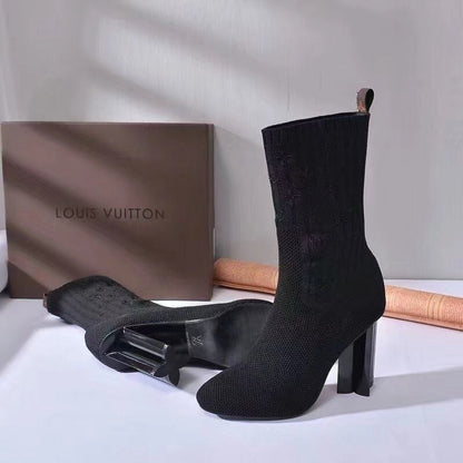 Bota Cano Médio Silhueta Clássica
