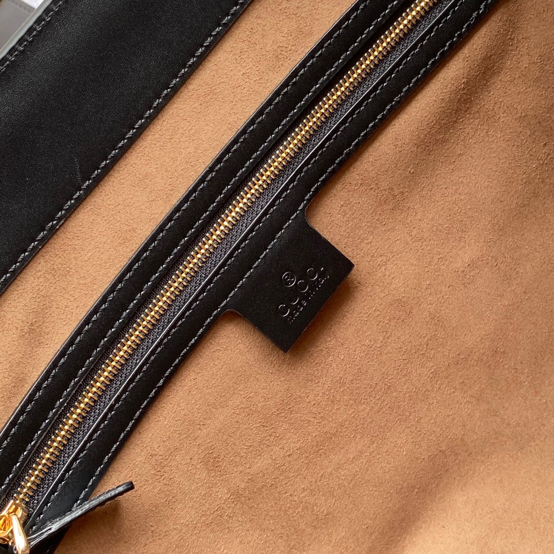 Bolsa Shoulder Couro Médio com Fechadura Frontal