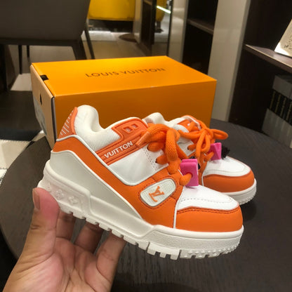Tênis Infantil Padrão Monograma Geométrico Laranja