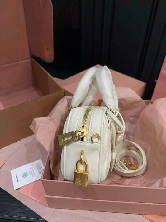 Bolsa Miu Miu Arcadie Matelassê Off White