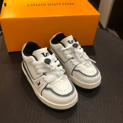 Tênis Infantil Couro Branco e Preto Detalhes Contrastantes
