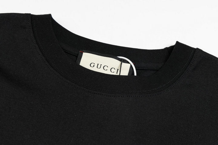 Camiseta Algodão Letras Entrelaçadas