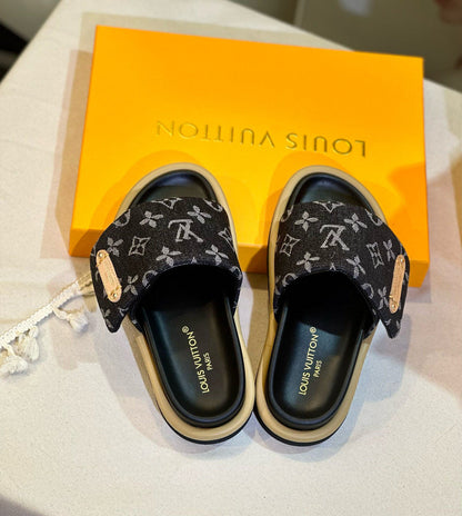 Chinelo Flatform Pillow Preto