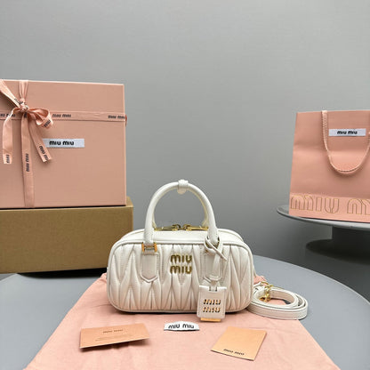 Bolsa Satchel Couro Nappa Acolchoada Bege