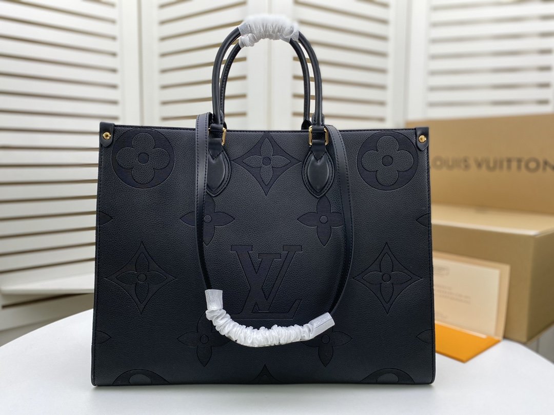 Bolsa Tote Couro Preto Padrão Monograma Geométrico GM