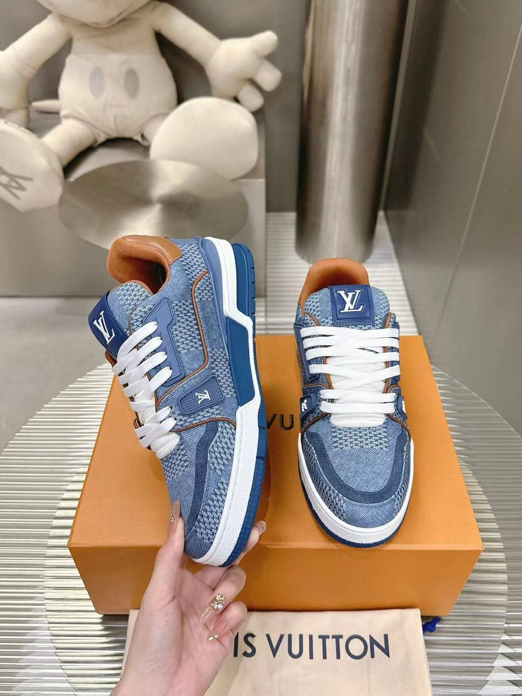 Tênis Couro e Denim Azul Padrão Quadriculado 3D