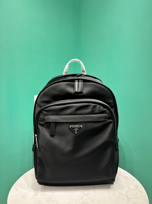 Mochila Couro Estruturado Preto