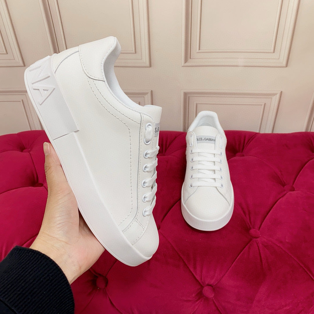 Tênis Couro Branco Detalhe Dourado Casual