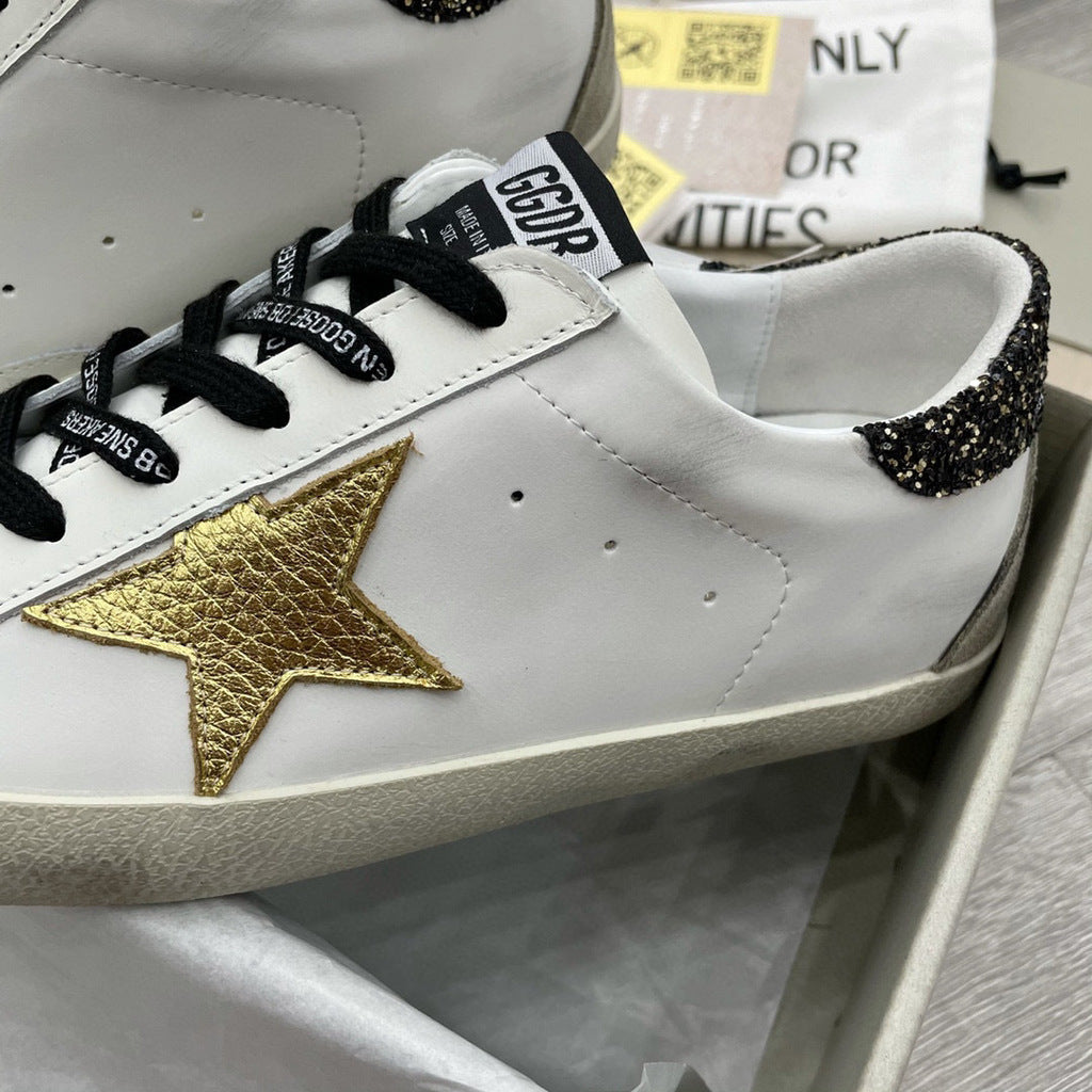 Tênis Couro Branco Estrela Lateral Dourada