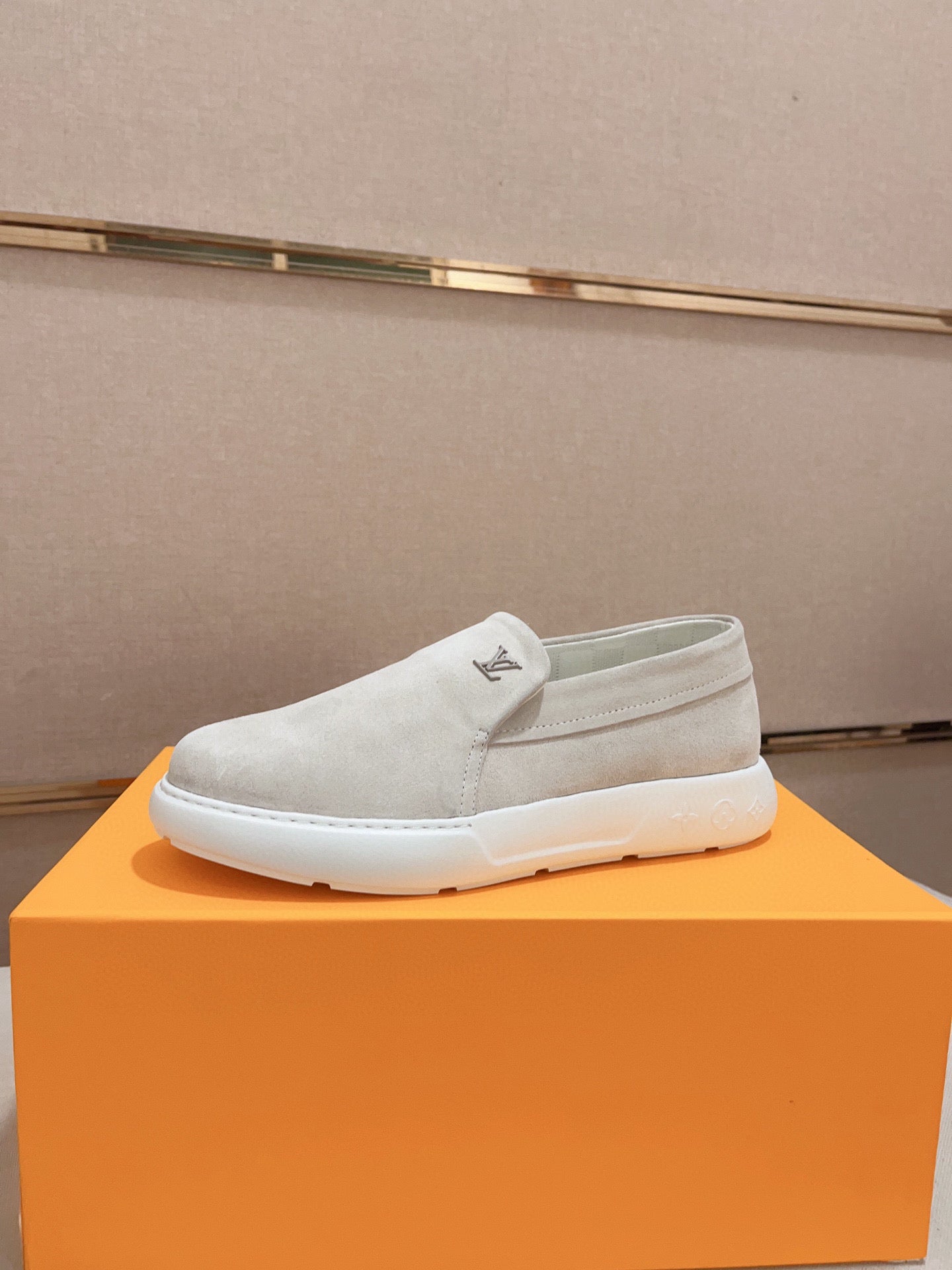 Tênis Slip-On Camurça Branco
