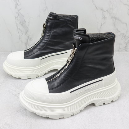 Bota Cano Médio Couro Preto Solado Branco com Zíper