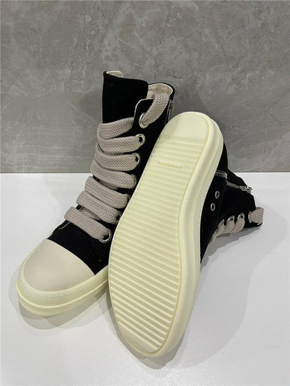 Tênis Cano Alto Nylon Acolchoado Preto com Detalhe Branco