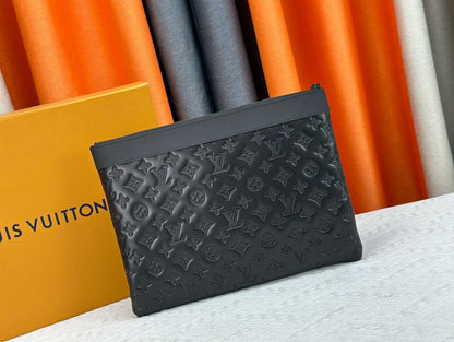Bolsa Pequena Couro Preto Padrão Monograma Geométrico