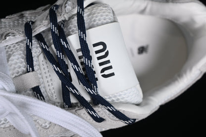 Tênis Runner Malha Branca Detalhe Lateral