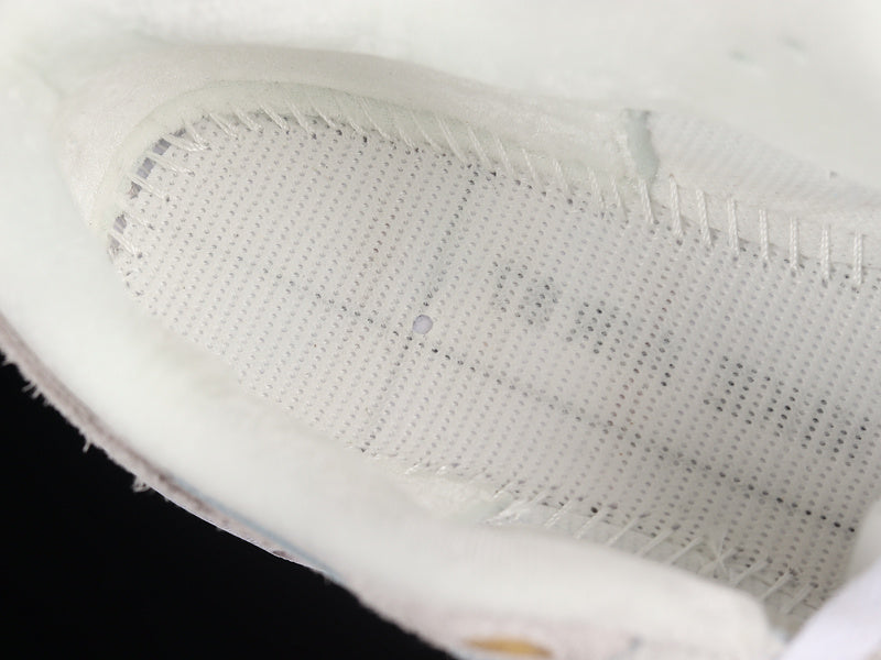 Tênis Runner Malha Branco Pompom Poás Coloridos