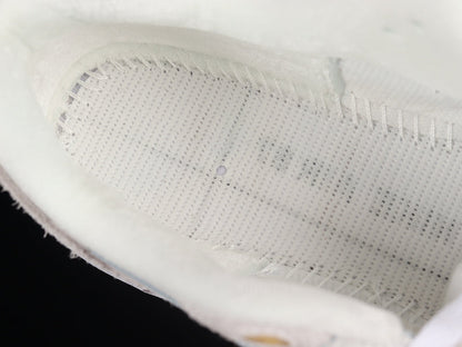 Tênis Runner Malha Branco Pompom Poás Coloridos
